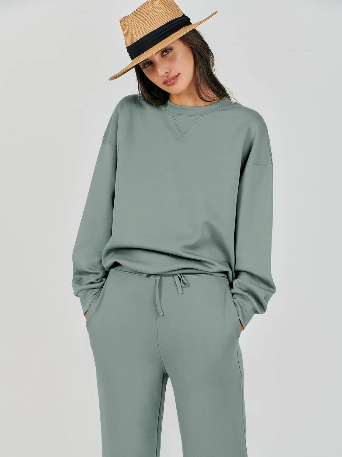 Caracilia Women's 2 Piece Outfits Sweatsuit Fall Crewneck Sweatshirts Wide Leg Pants Lounge Matching Sweat Sets Tracksuit