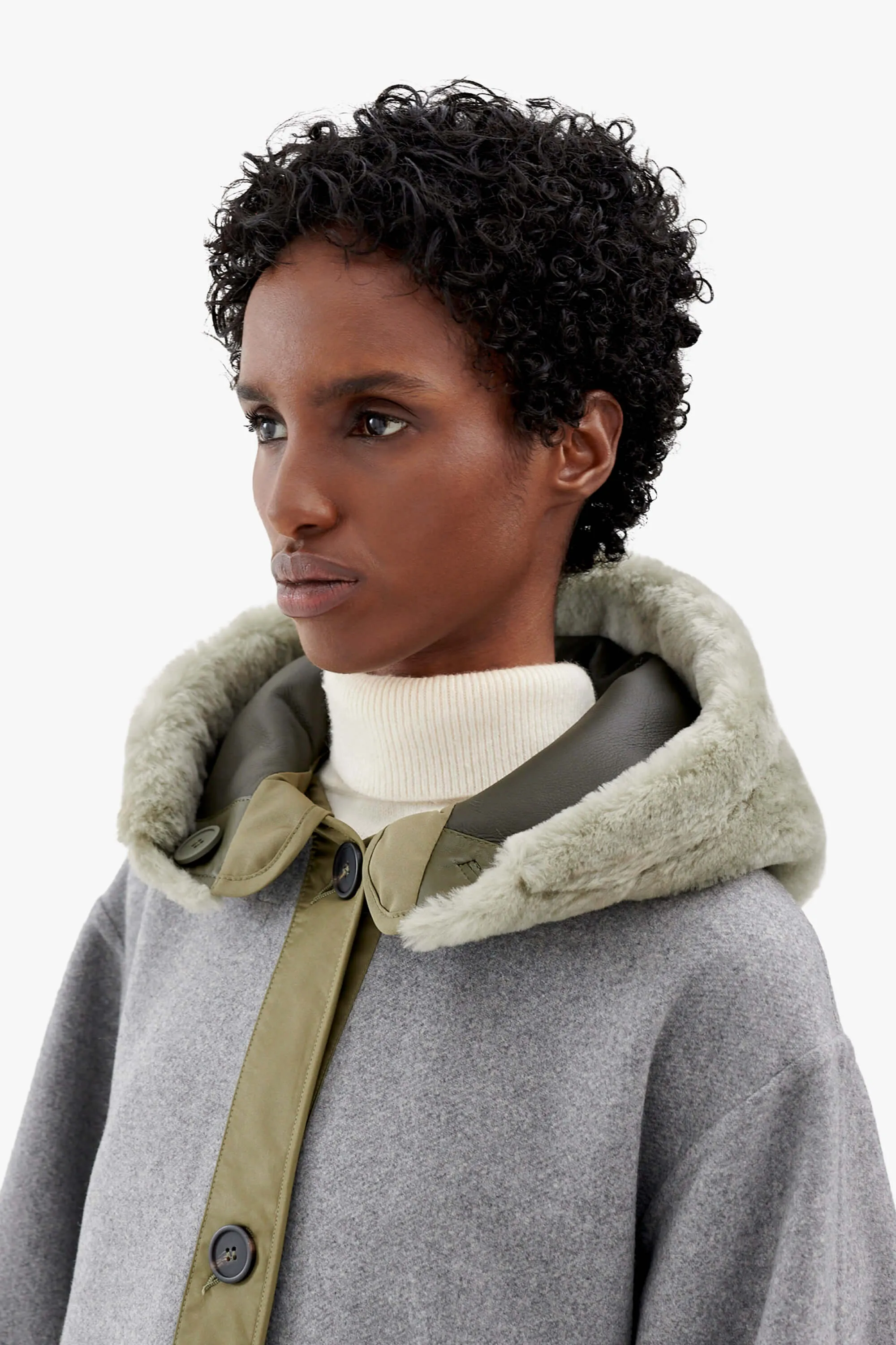 Shearling Close Fit Hood - Dark Olive / Pale Jade