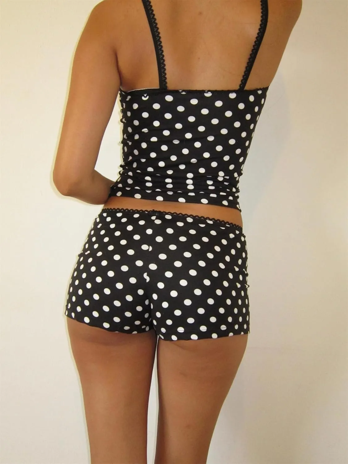 Yuemengxuan Women Y2k Polka Dot Pajamas Sets 2 Piece Sexy Summer Outfits Set Sleeveless Strappy Cami Top Crop Top Shorts Set